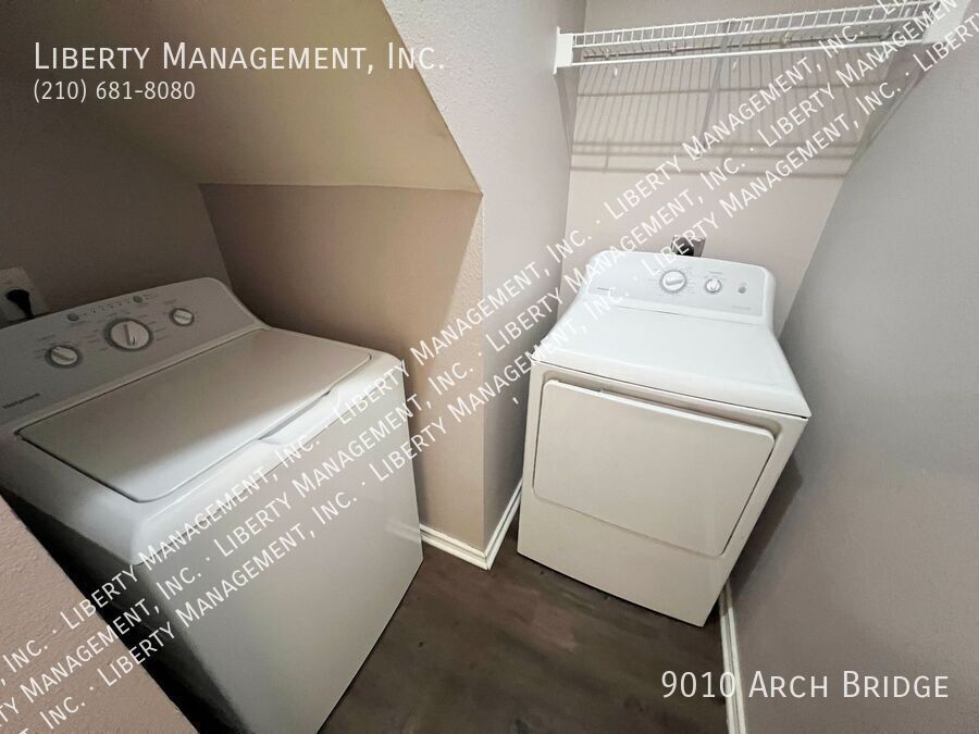 3 Bedroom, 2 Bath Home with a Loft property image