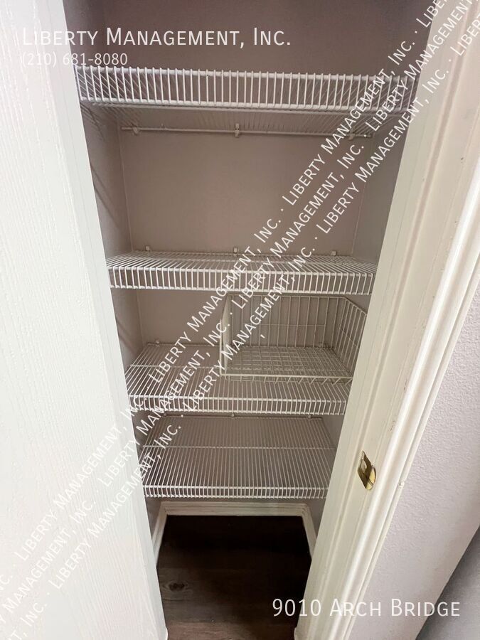 3 Bedroom, 2 Bath Home with a Loft property image