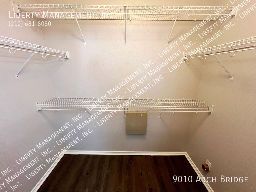 3 Bedroom, 2 Bath Home with a Loft property image