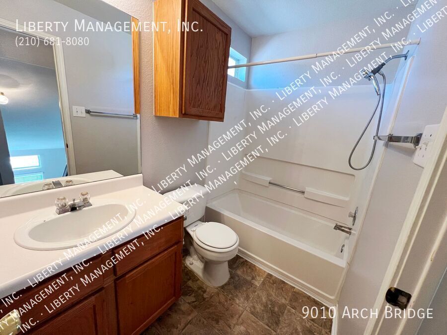 3 Bedroom, 2 Bath Home with a Loft property image