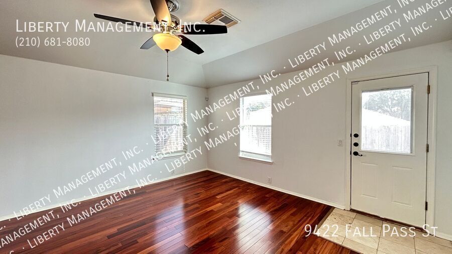 3 Bedroom, 2.5 Bath Home with a Study near SeaWorld property image