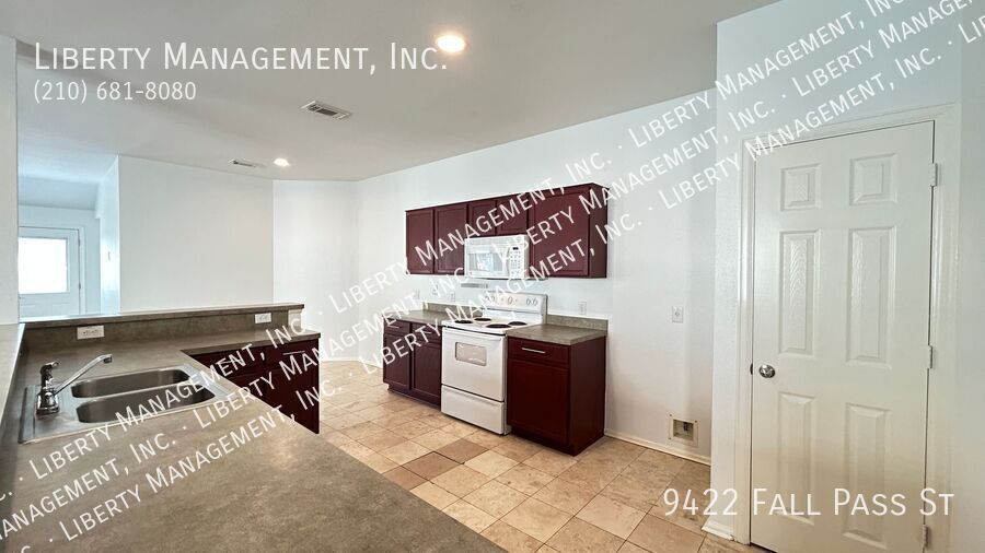 3 Bedroom, 2.5 Bath Home with a Study near SeaWorld property image