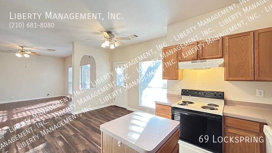 Fantastic 4 Bedroom, 2.5 Bath Home in a Gated Community property image