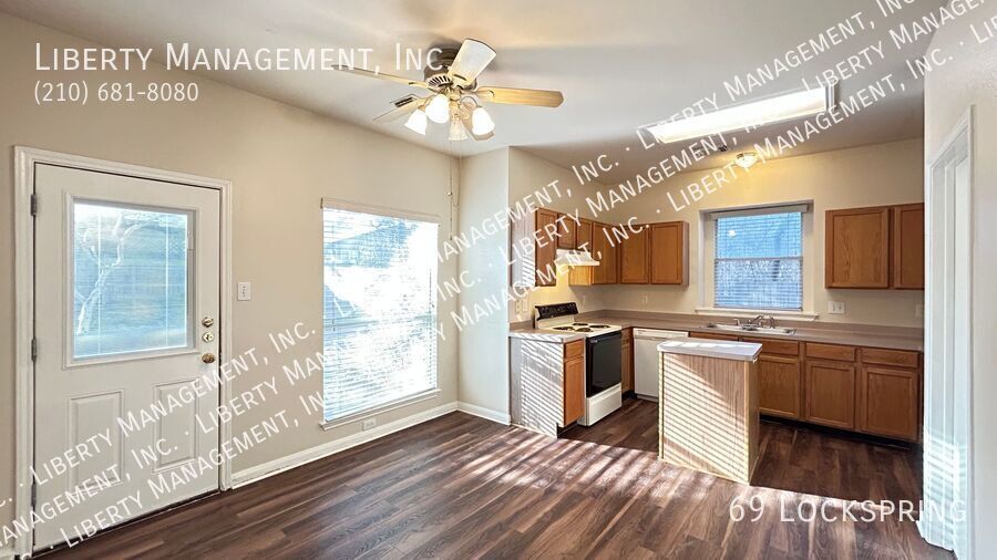 Fantastic 4 Bedroom, 2.5 Bath Home in a Gated Community property image