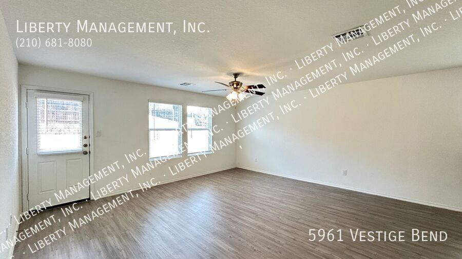 4 Bedroom, 2 Bath Home in Hidden Trails property image