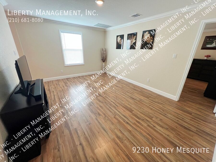 Upgraded 4 Bed, 2.5 Bath Home in Navarro Ranch property image