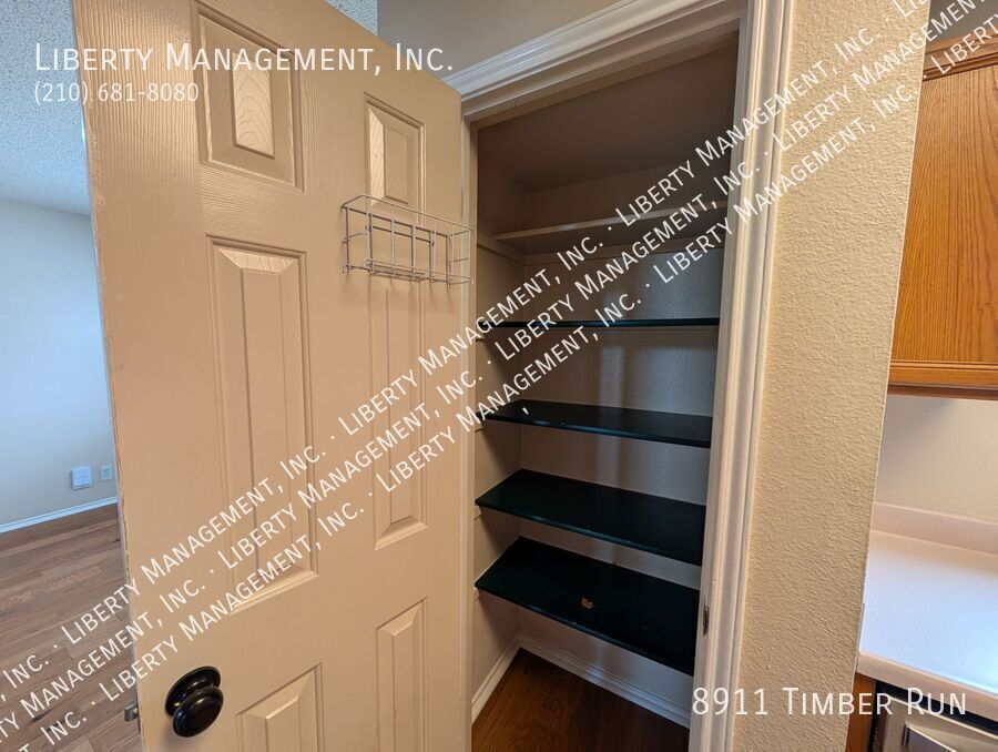 Gorgeous Unique home on a Cul De Sac property image