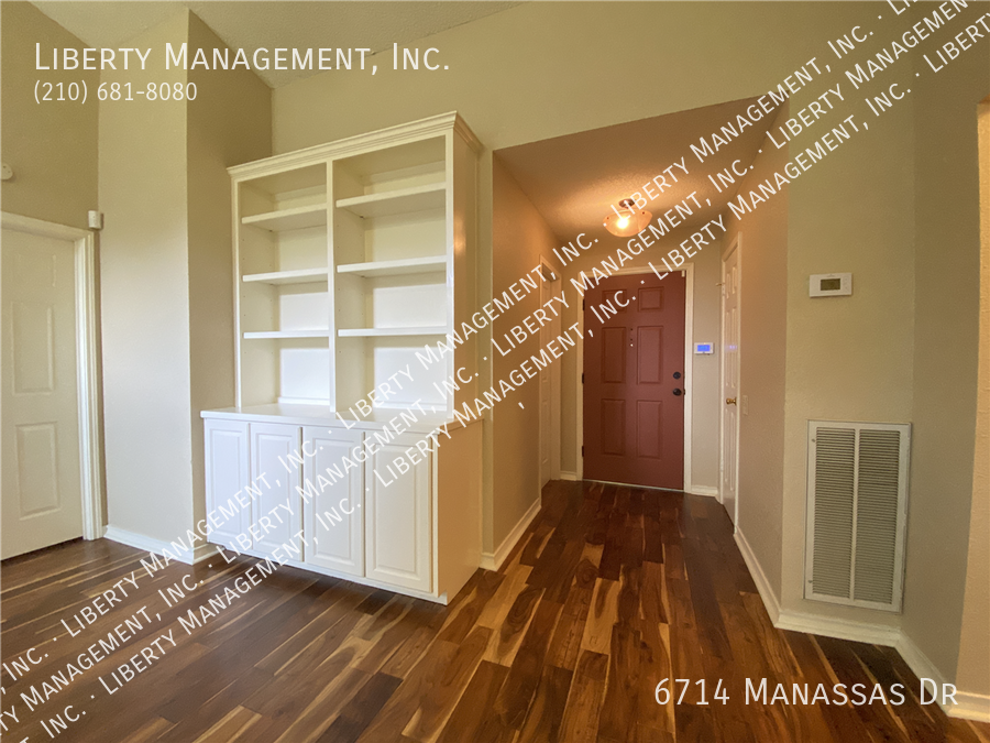 3 Bedroom, 2 Bath Home in Lincoln Park property image