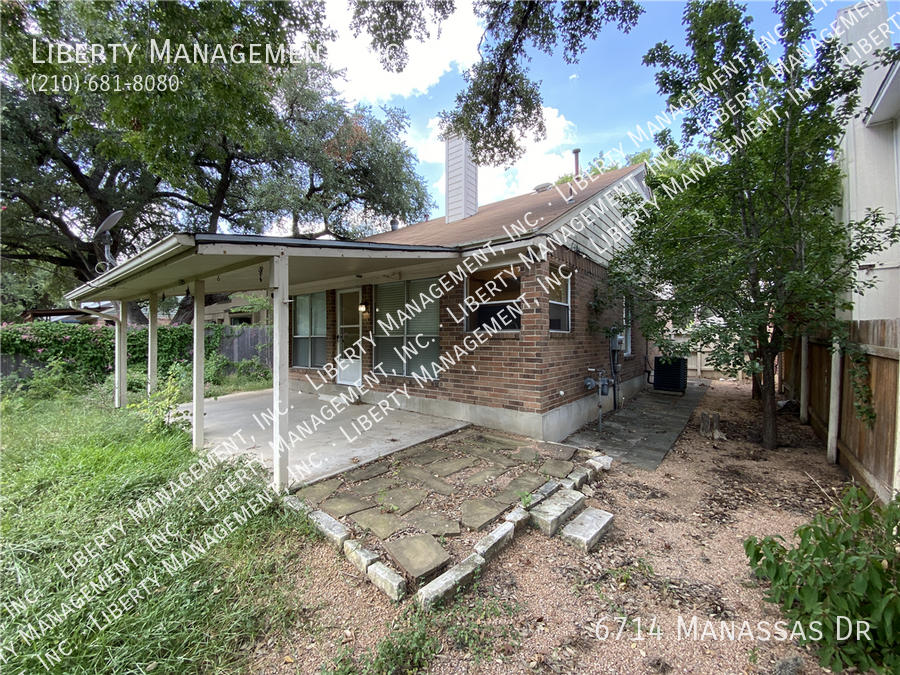 3 Bedroom, 2 Bath Home in Lincoln Park property image