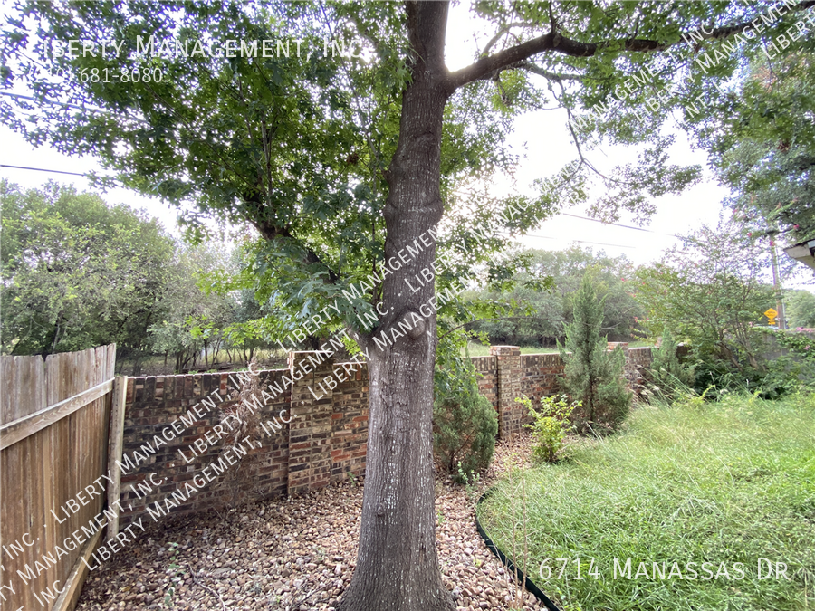 3 Bedroom, 2 Bath Home in Lincoln Park property image