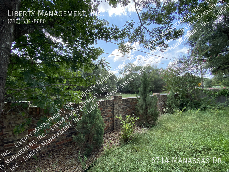 3 Bedroom, 2 Bath Home in Lincoln Park property image