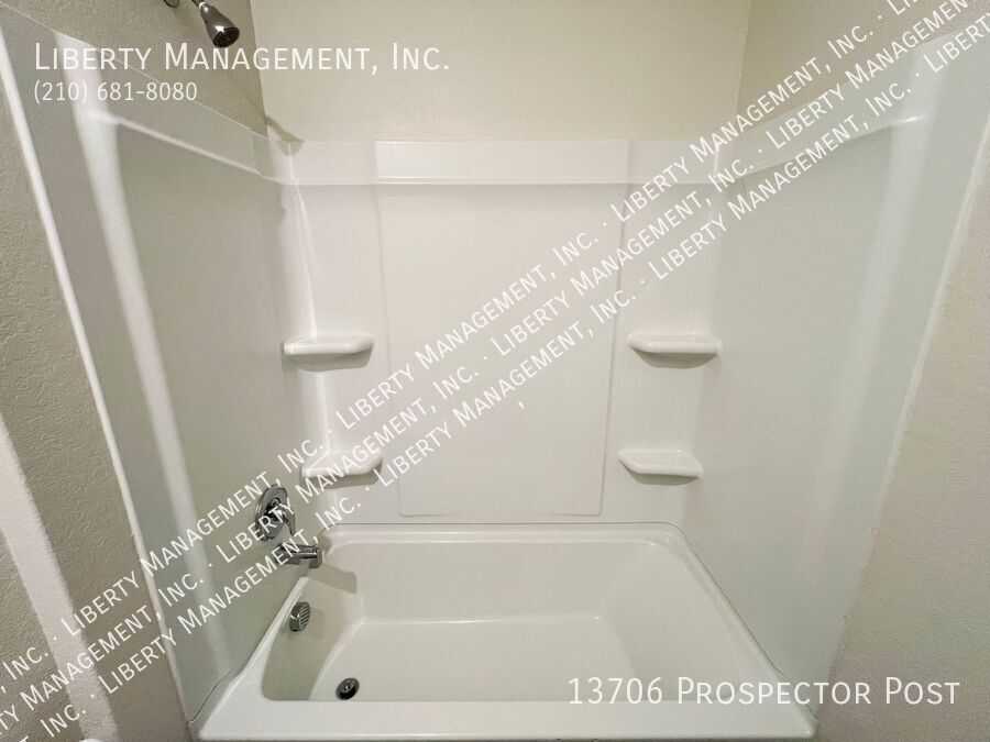 Beautiful 4 Bedroom, 3 Bath Home property image