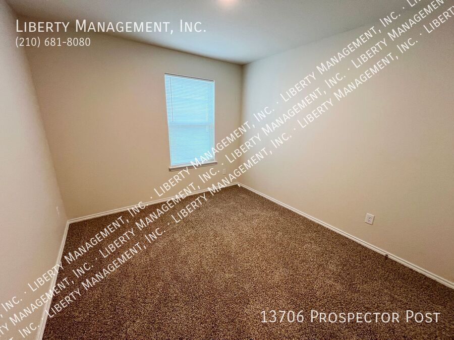 Beautiful 4 Bedroom, 3 Bath Home property image