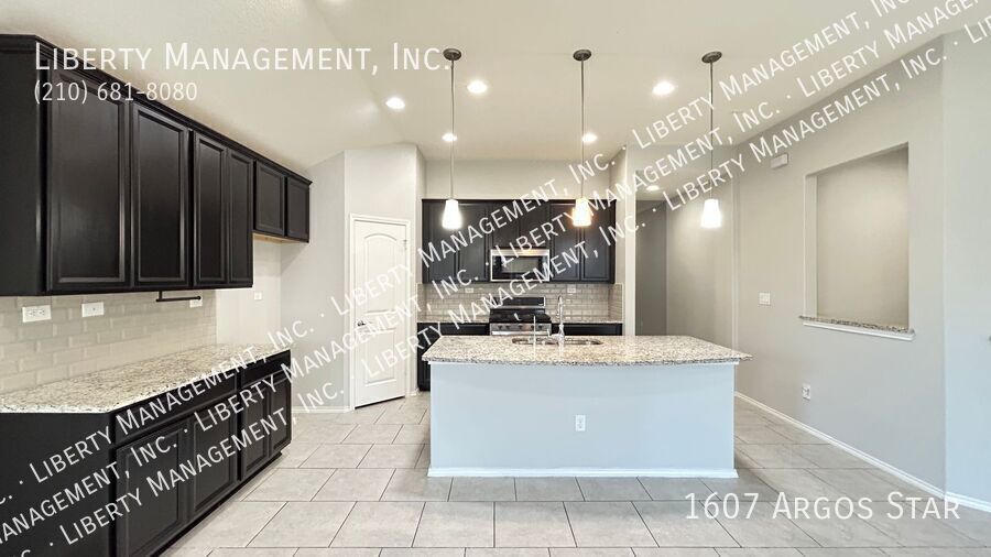 Beautiful 4 Bed, 2 Bath Single Story on a Greenbelt in desirable Arcadia Ridge property image