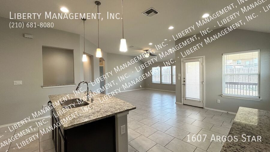 Beautiful 4 Bed, 2 Bath Single Story on a Greenbelt in desirable Arcadia Ridge property image