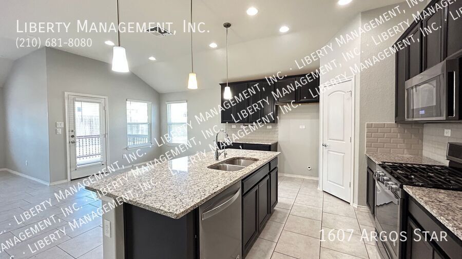 Beautiful 4 Bed, 2 Bath Single Story on a Greenbelt in desirable Arcadia Ridge property image