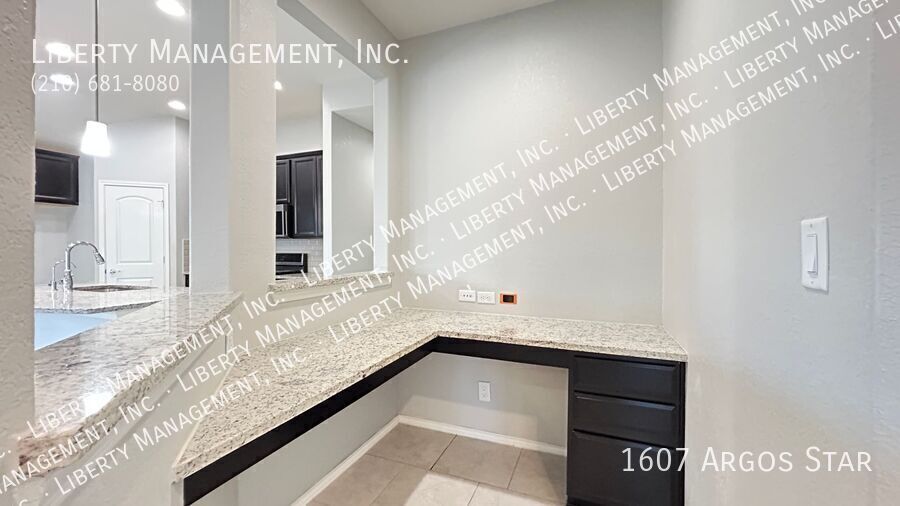 Beautiful 4 Bed, 2 Bath Single Story on a Greenbelt in desirable Arcadia Ridge property image