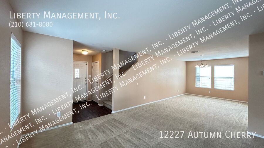 Spacious Two Story home in Silver Oaks property image