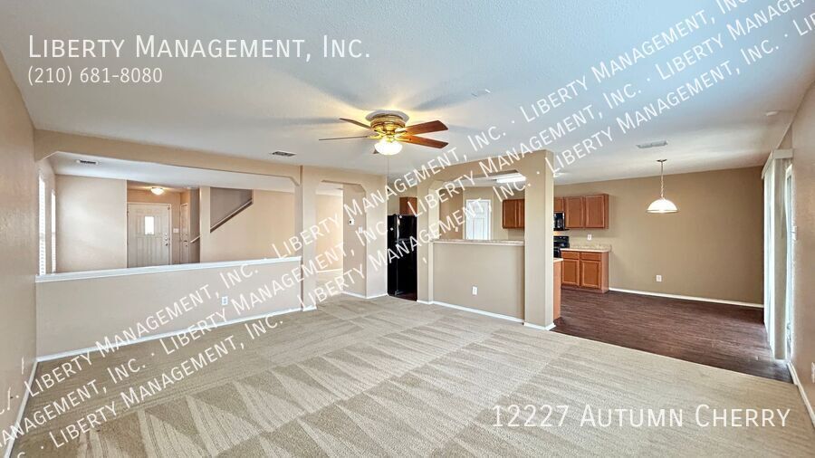 Spacious Two Story home in Silver Oaks property image