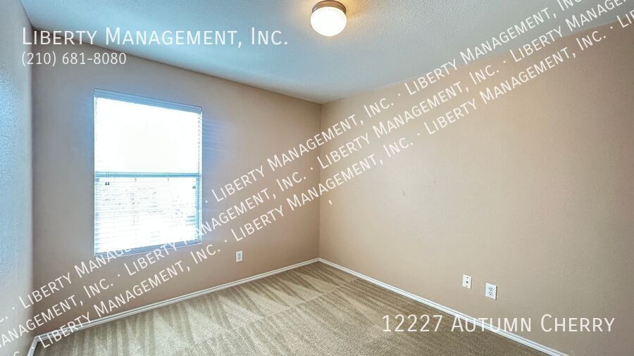 Spacious Two Story home in Silver Oaks property image