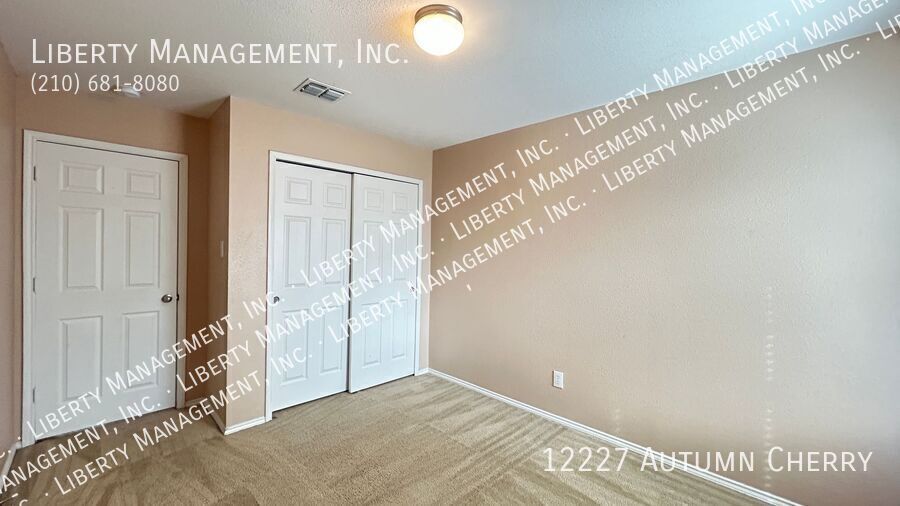 Spacious Two Story home in Silver Oaks property image