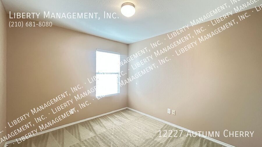 Spacious Two Story home in Silver Oaks property image