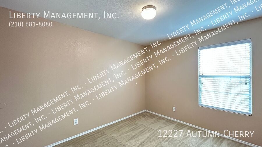 Spacious Two Story home in Silver Oaks property image