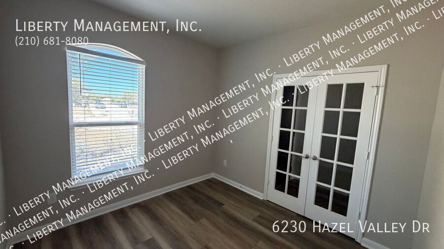 Beautiful 3 Bed, 2 Bath One Story Home in Meadow Pointe property image