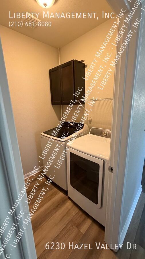 Beautiful 3 Bed, 2 Bath One Story Home in Meadow Pointe property image