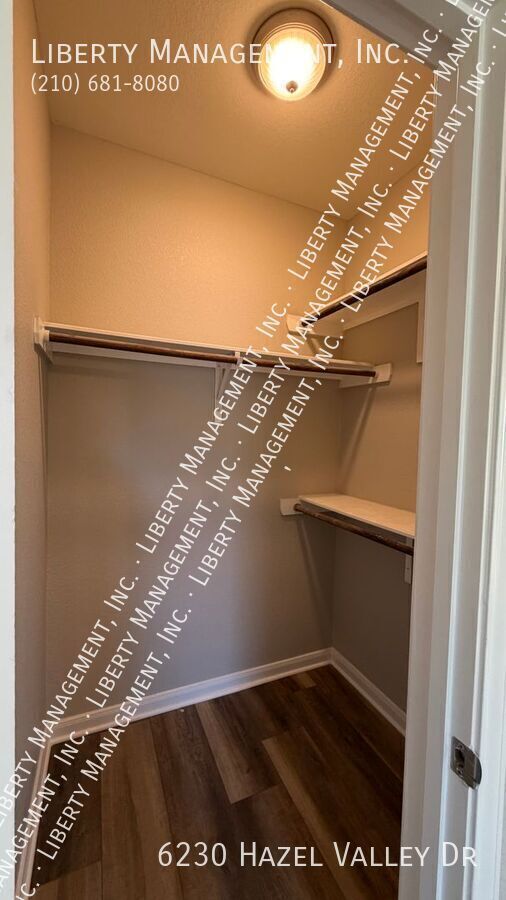 Beautiful 3 Bed, 2 Bath One Story Home in Meadow Pointe property image