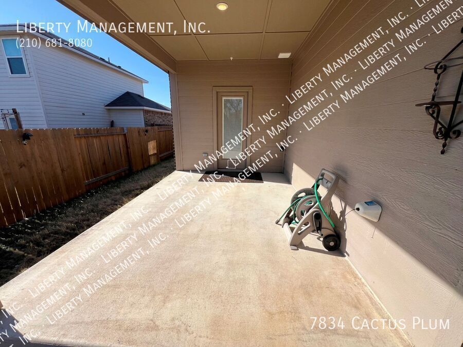 Single story 3 Bed, 2 Bath Home near Alamo Ranch property image