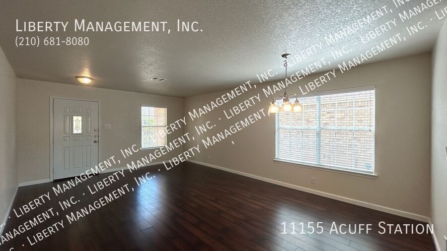 Beautiful and VERY Spacious 5 Bedroom, 3 Full Bath Home property image