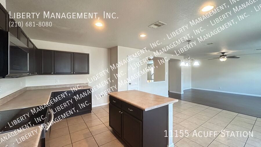 Beautiful and VERY Spacious 5 Bedroom, 3 Full Bath Home property image