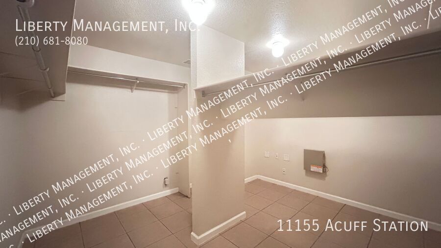 Beautiful and VERY Spacious 5 Bedroom, 3 Full Bath Home property image