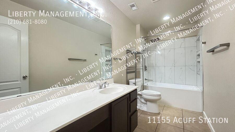 Beautiful and VERY Spacious 5 Bedroom, 3 Full Bath Home property image