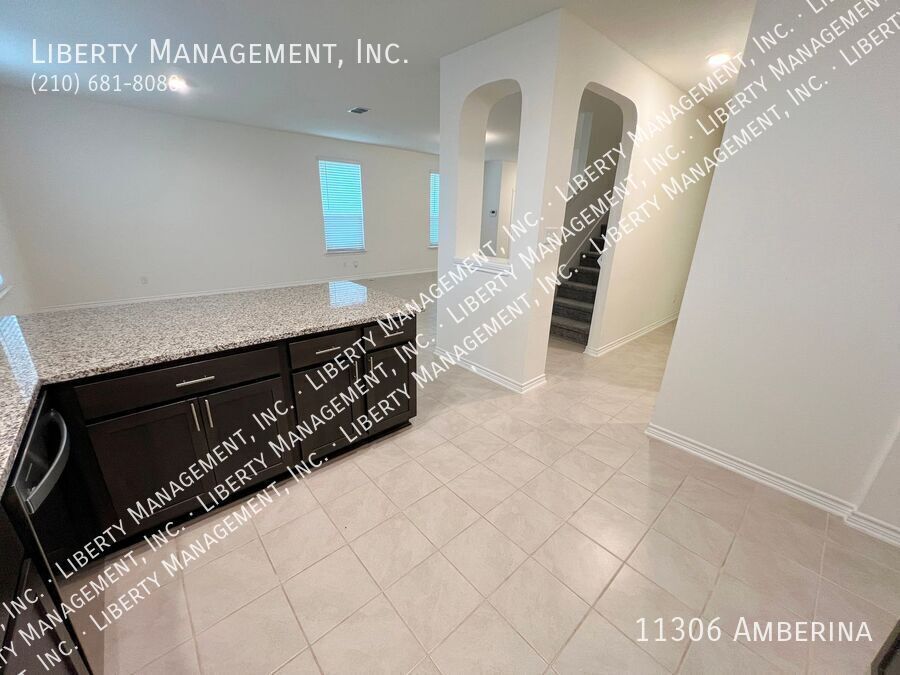 3 Bed, 2.5 Bath 2100 sq ft Home on a Greenbelt property image