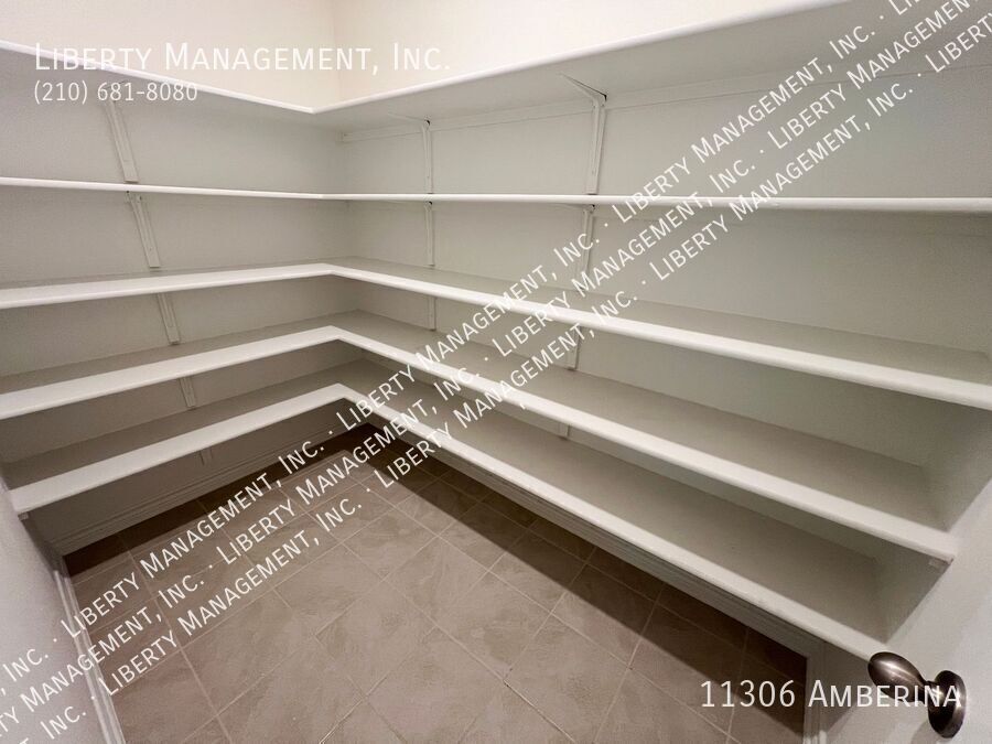 3 Bed, 2.5 Bath 2100 sq ft Home on a Greenbelt property image