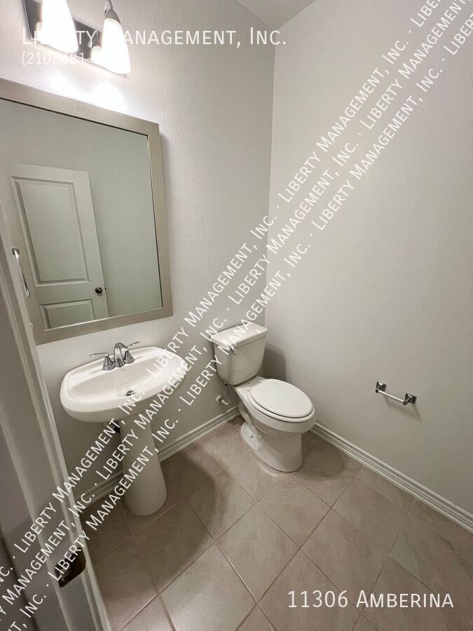 3 Bed, 2.5 Bath 2100 sq ft Home on a Greenbelt property image