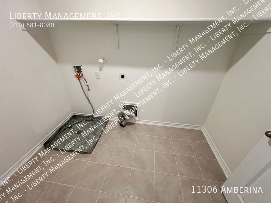 3 Bed, 2.5 Bath 2100 sq ft Home on a Greenbelt property image