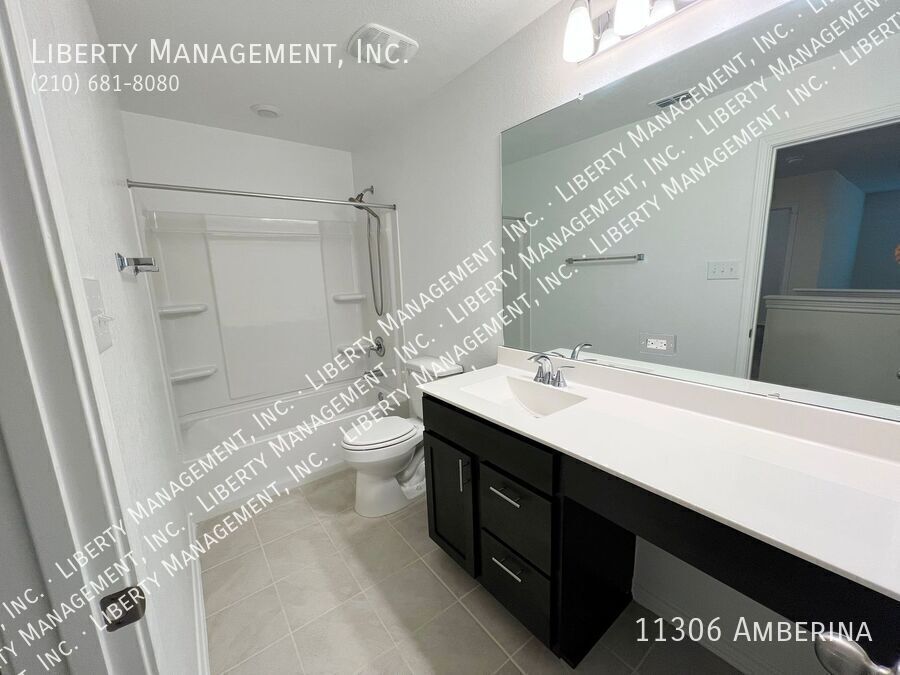 3 Bed, 2.5 Bath 2100 sq ft Home on a Greenbelt property image