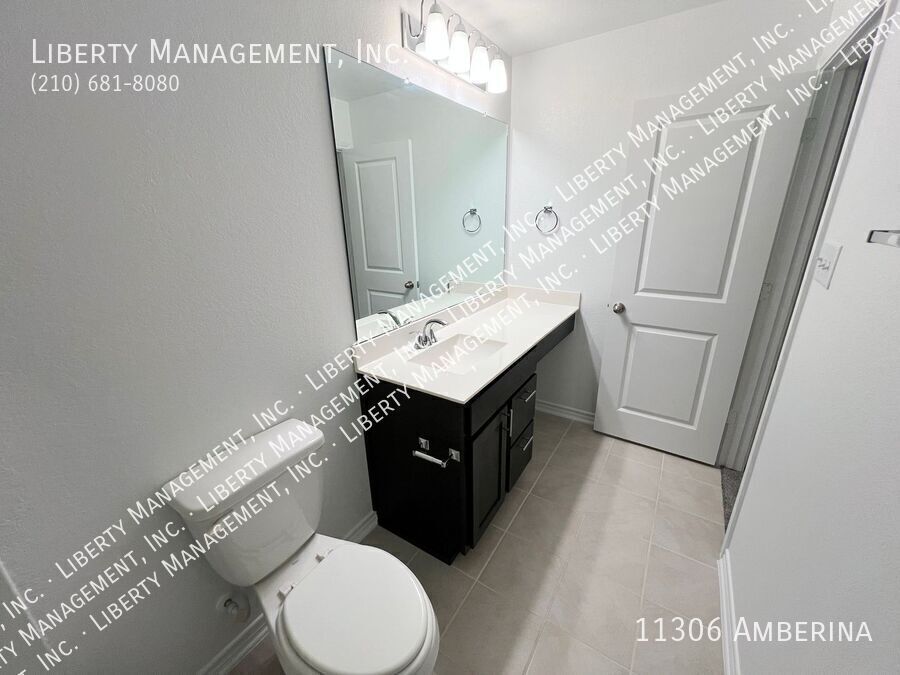 3 Bed, 2.5 Bath 2100 sq ft Home on a Greenbelt property image