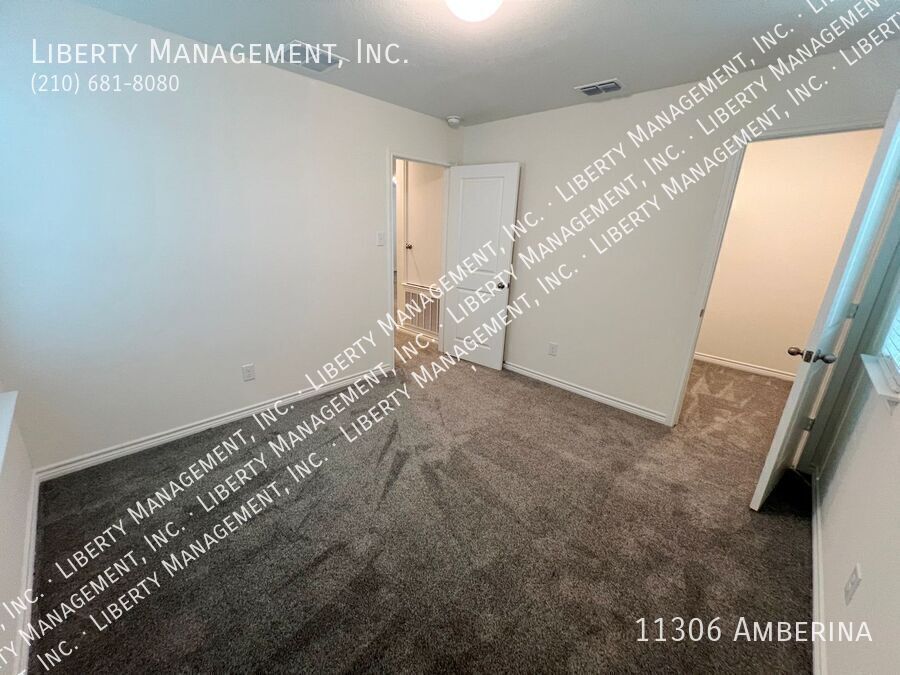 3 Bed, 2.5 Bath 2100 sq ft Home on a Greenbelt property image