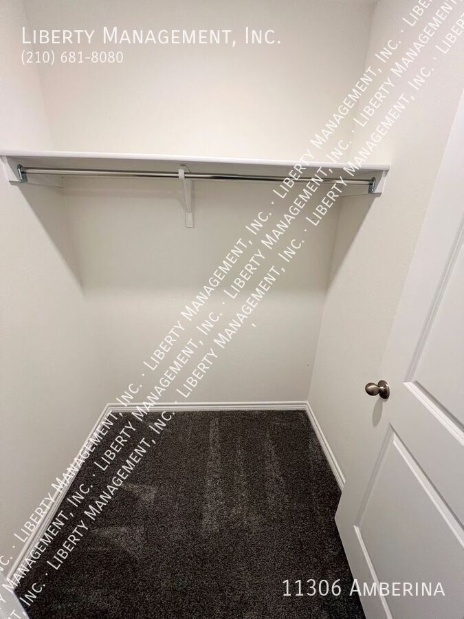 3 Bed, 2.5 Bath 2100 sq ft Home on a Greenbelt property image