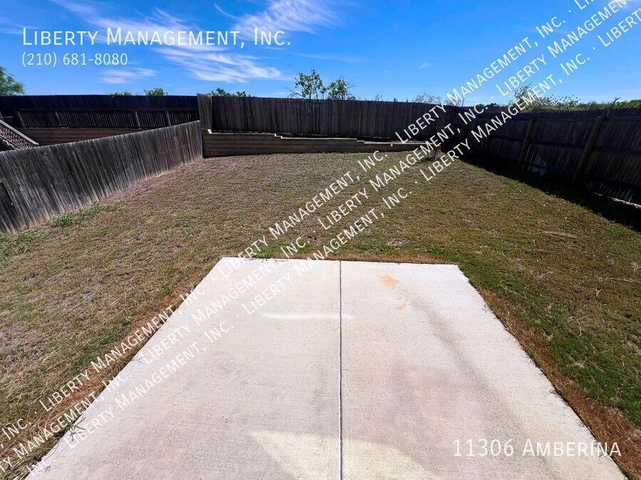 3 Bed, 2.5 Bath 2100 sq ft Home on a Greenbelt property image