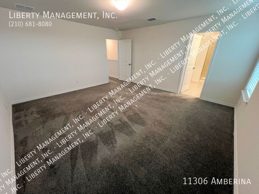 3 Bed, 2.5 Bath 2100 sq ft Home on a Greenbelt property image