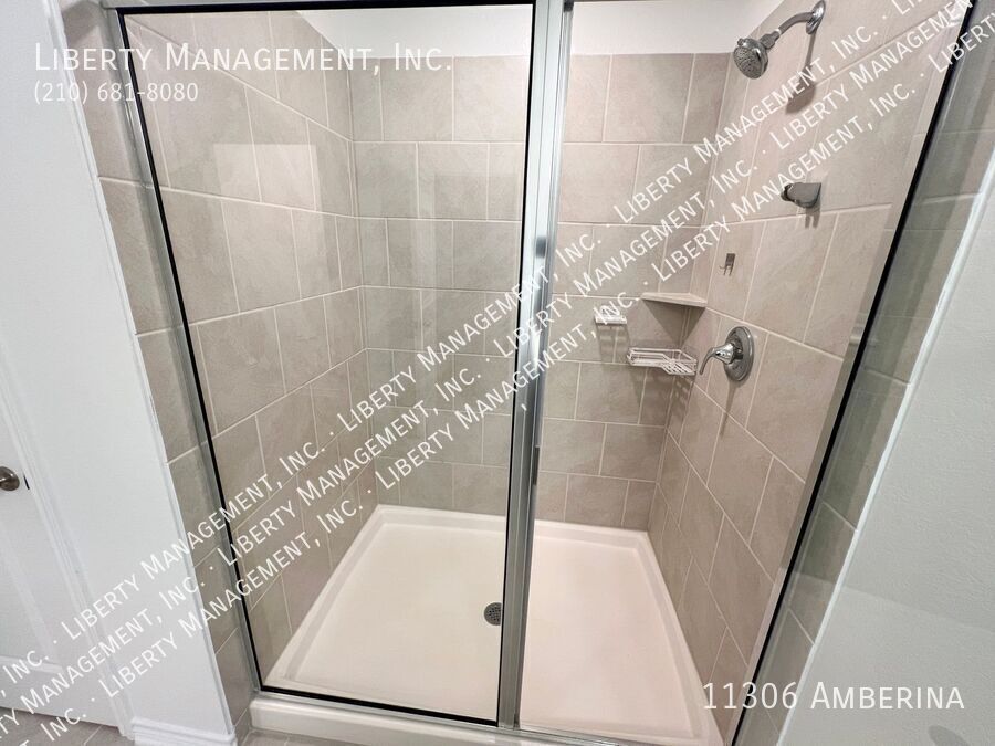 3 Bed, 2.5 Bath 2100 sq ft Home on a Greenbelt property image