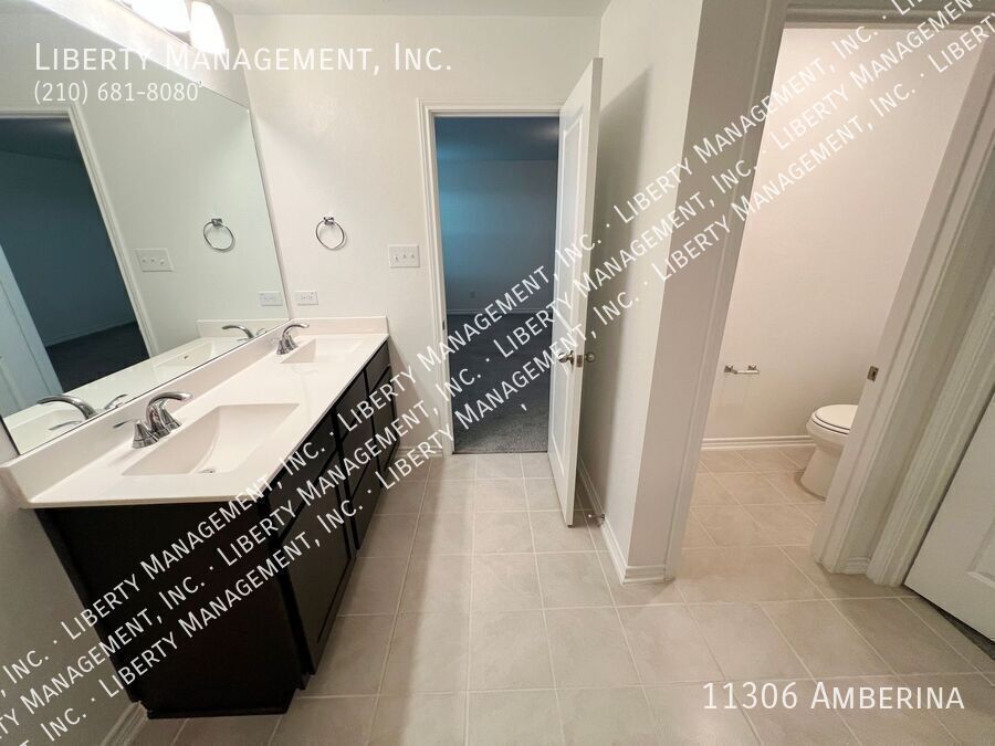 3 Bed, 2.5 Bath 2100 sq ft Home on a Greenbelt property image