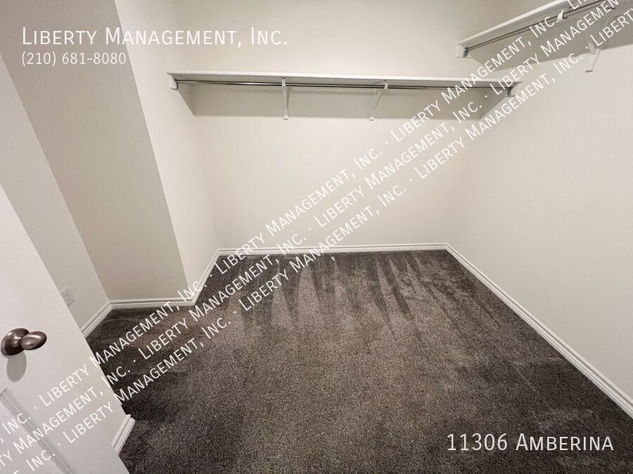 3 Bed, 2.5 Bath 2100 sq ft Home on a Greenbelt property image