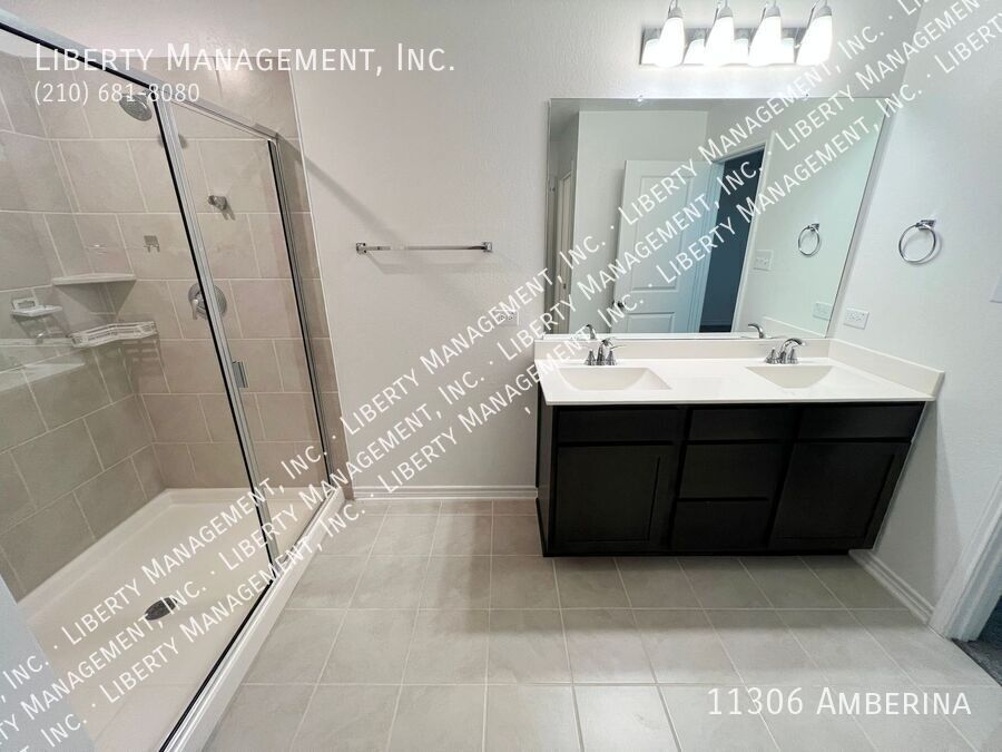 3 Bed, 2.5 Bath 2100 sq ft Home on a Greenbelt property image