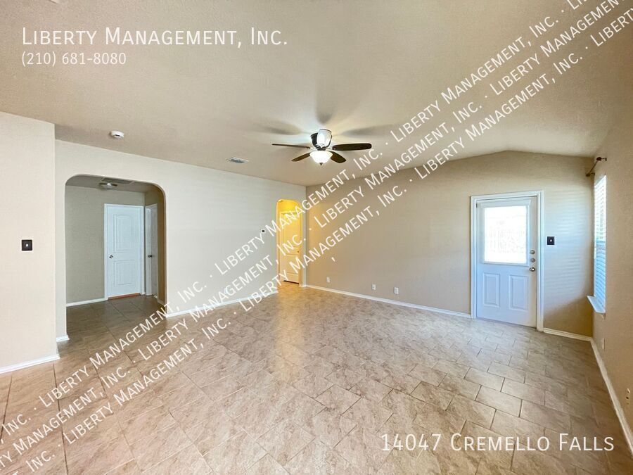 Single-story 3 Bed, 2 Bath Home in Valley Ranch property image